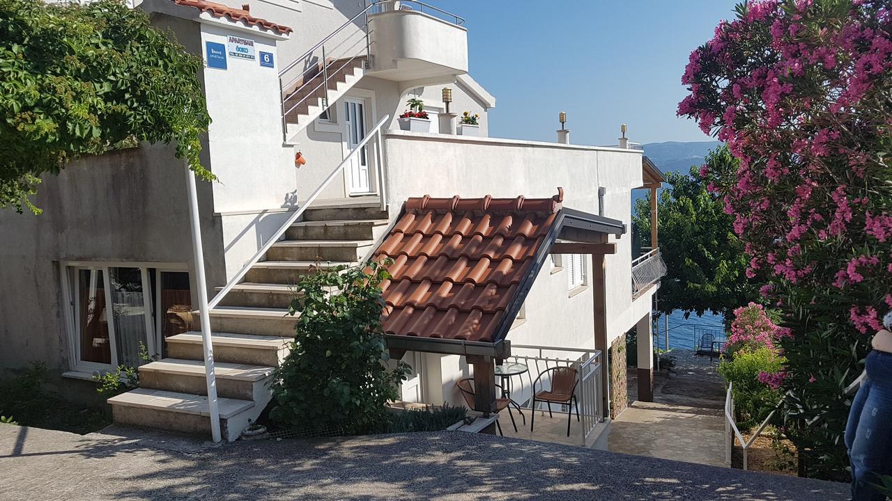 Apartments Coko Omiš Esterno foto